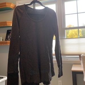 LULULEMON REVERSIBLE LONG SLEEVED SHIRT
